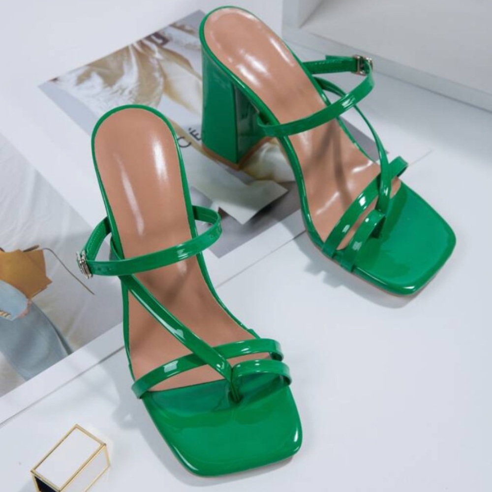 Minimalist Chunky Heeled Thong Sandals